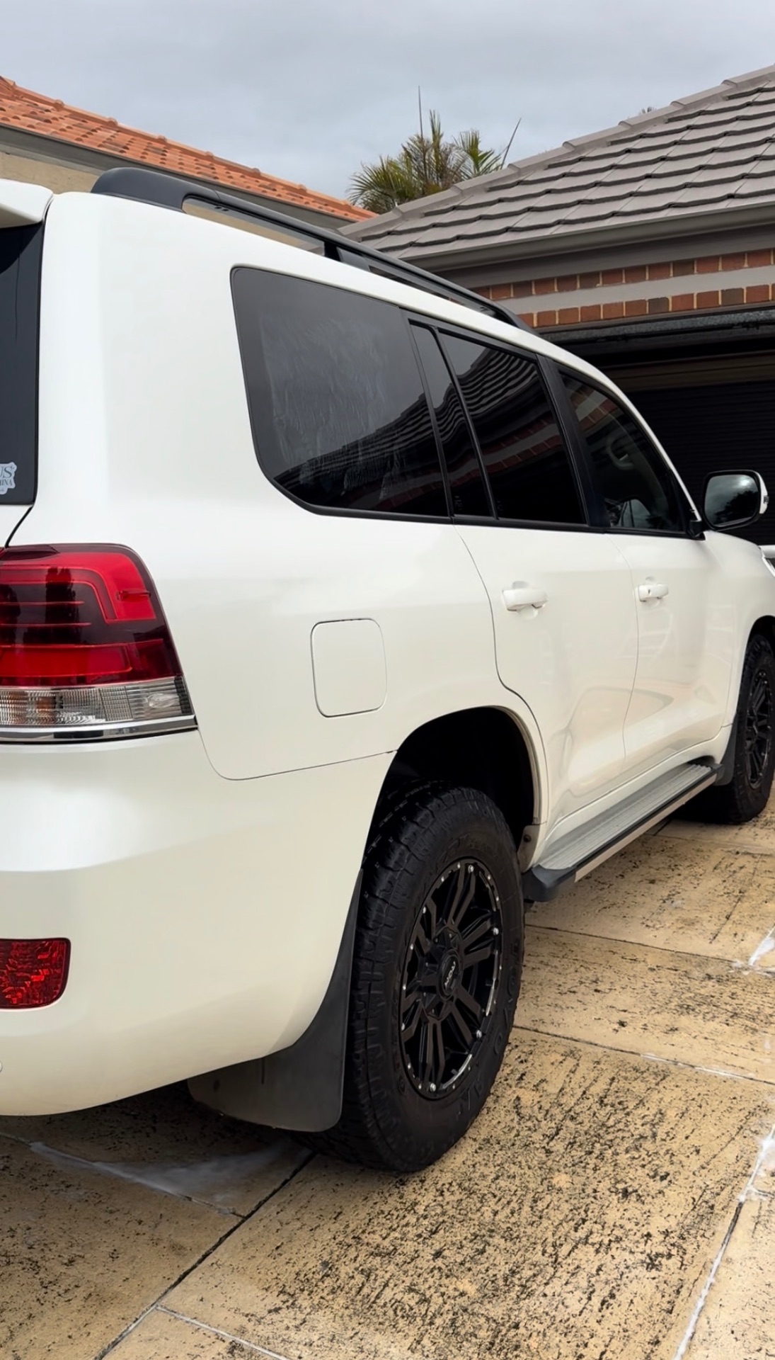 Mobile car detailing Perth — white Toyota Landcruiser exterior finish