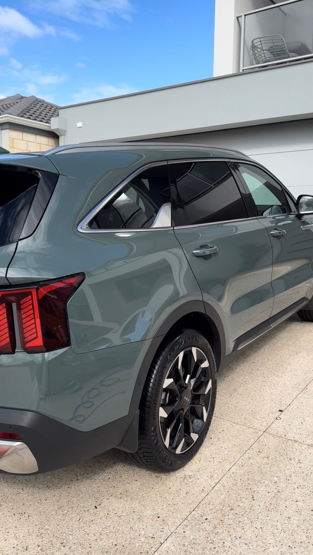 Car detailer Rockingham — green Kia Sorento exterior detail